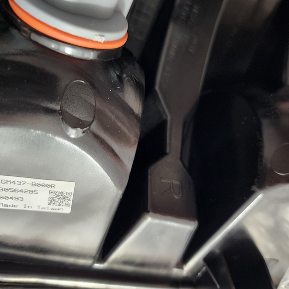 Dorman Rear Right Passanger Side Taillight Assembly | Chevrolet 14-07 GMC 13-11 - Picture 4 of 5